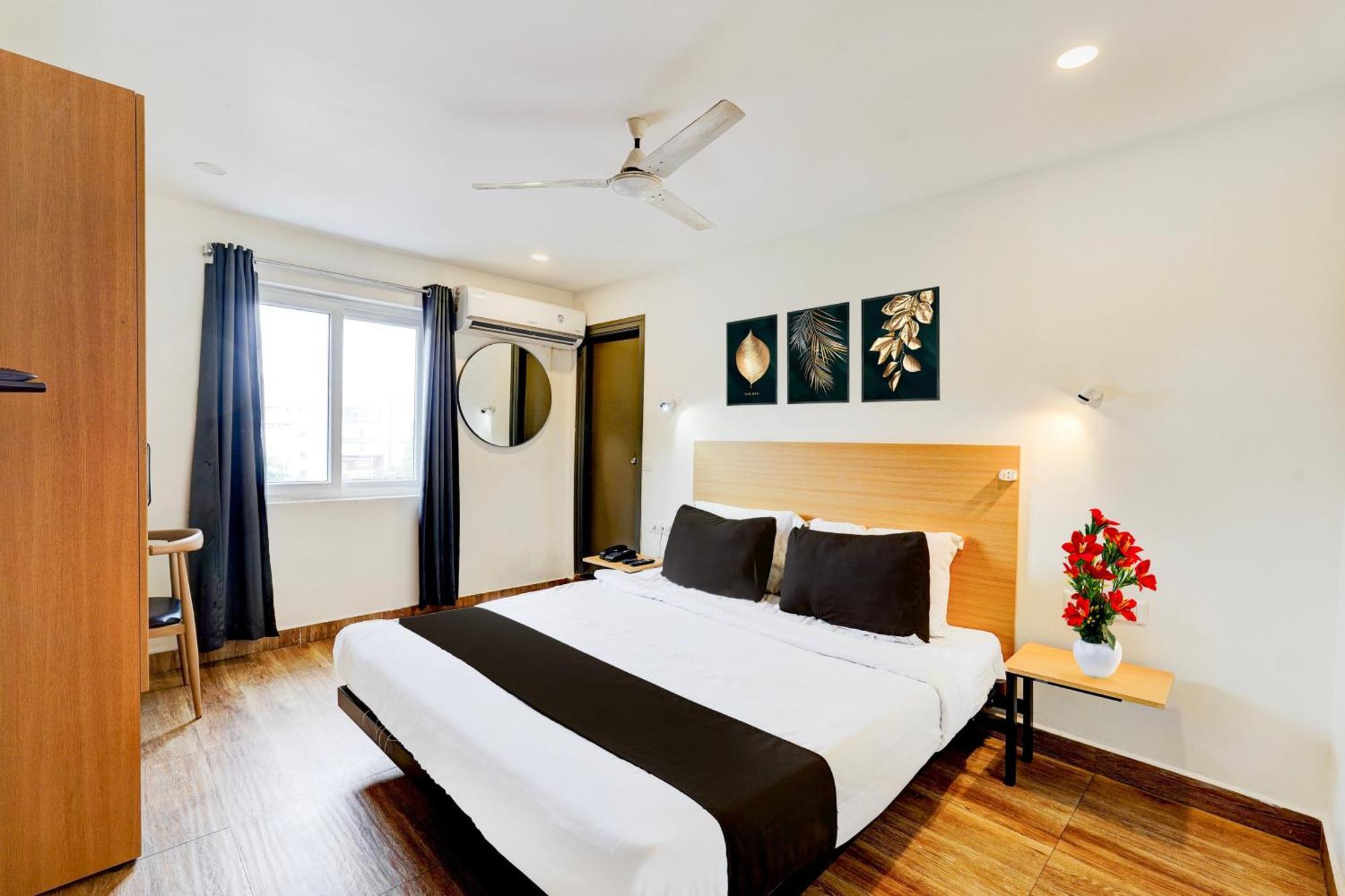 Super Townhouse Tirupati Hotell Exteriör bild