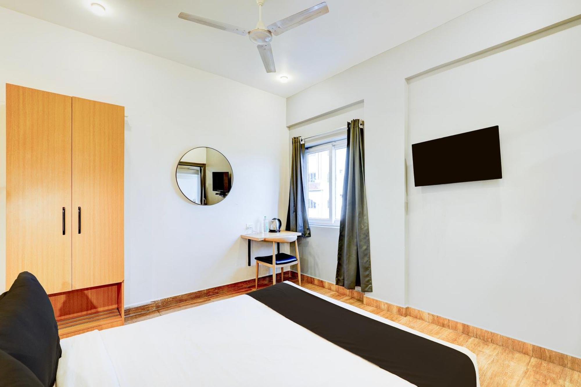 Super Townhouse Tirupati Hotell Exteriör bild