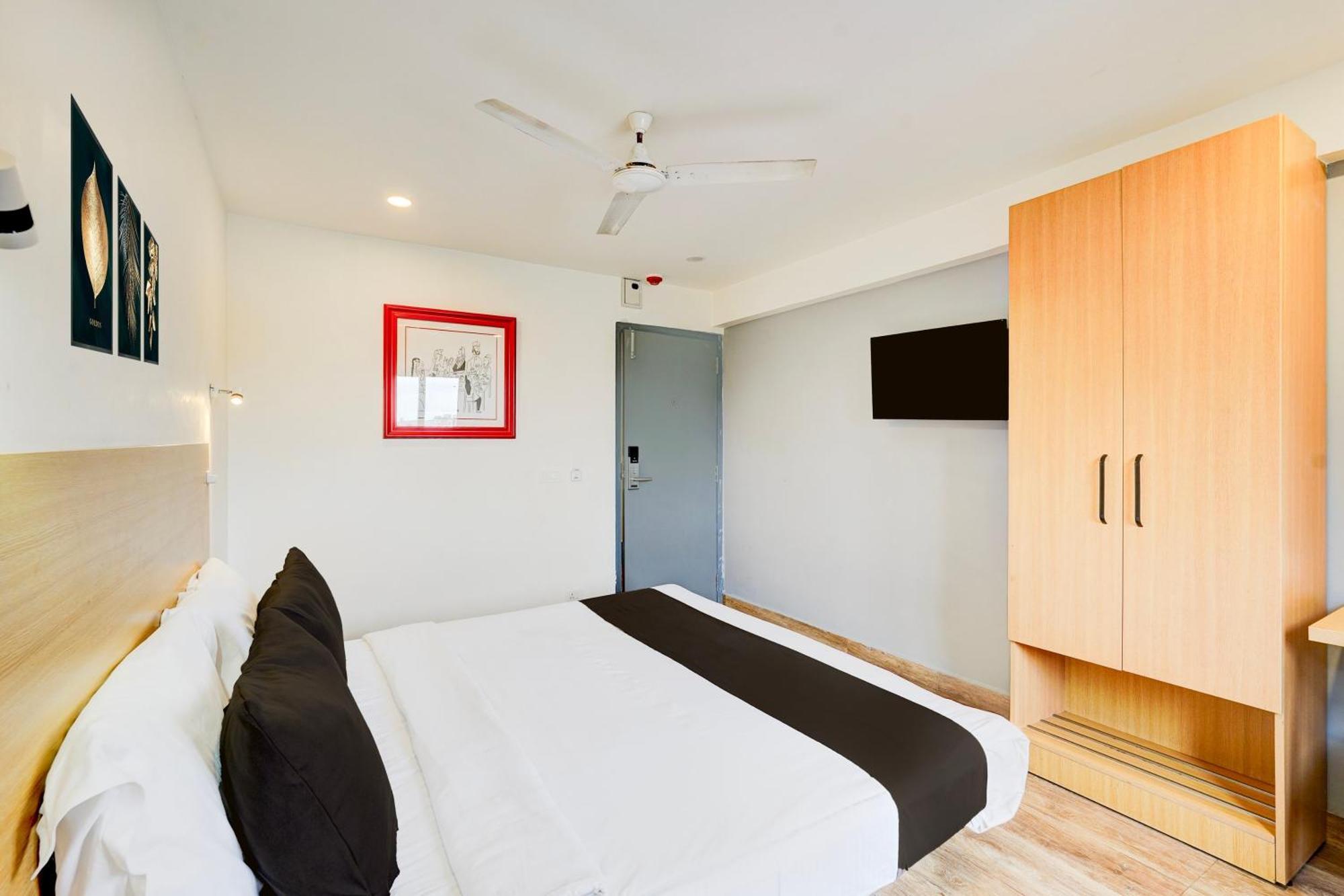 Super Townhouse Tirupati Hotell Exteriör bild