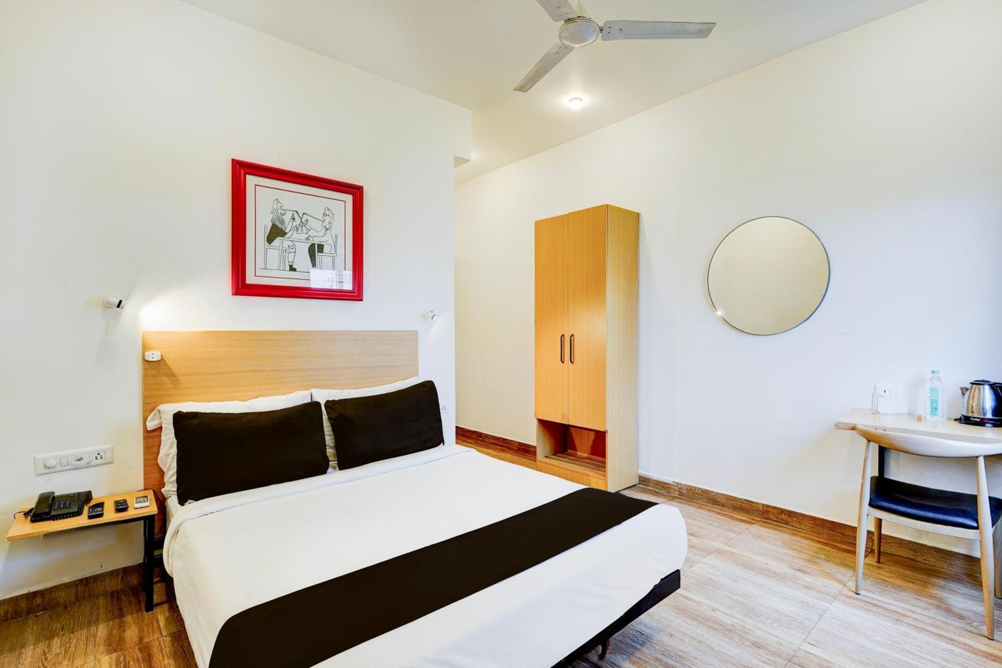 Super Townhouse Tirupati Hotell Exteriör bild