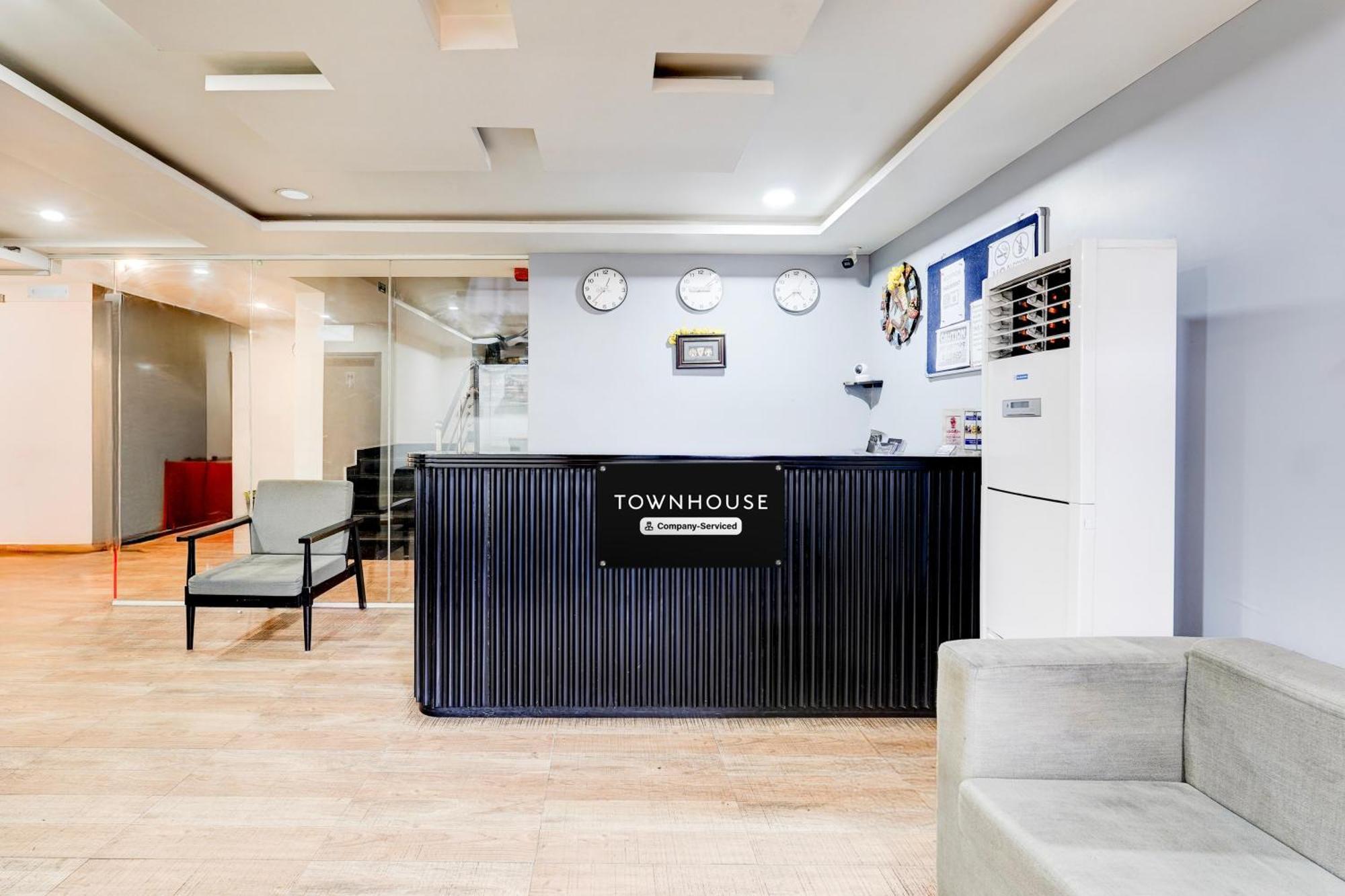 Super Townhouse Tirupati Hotell Exteriör bild