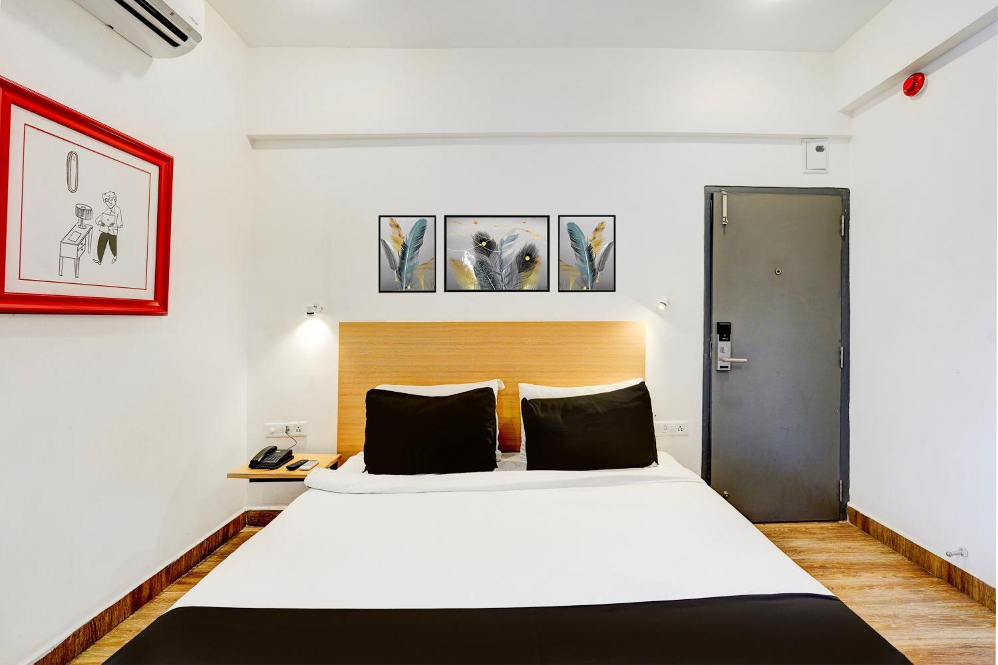 Super Townhouse Tirupati Hotell Exteriör bild